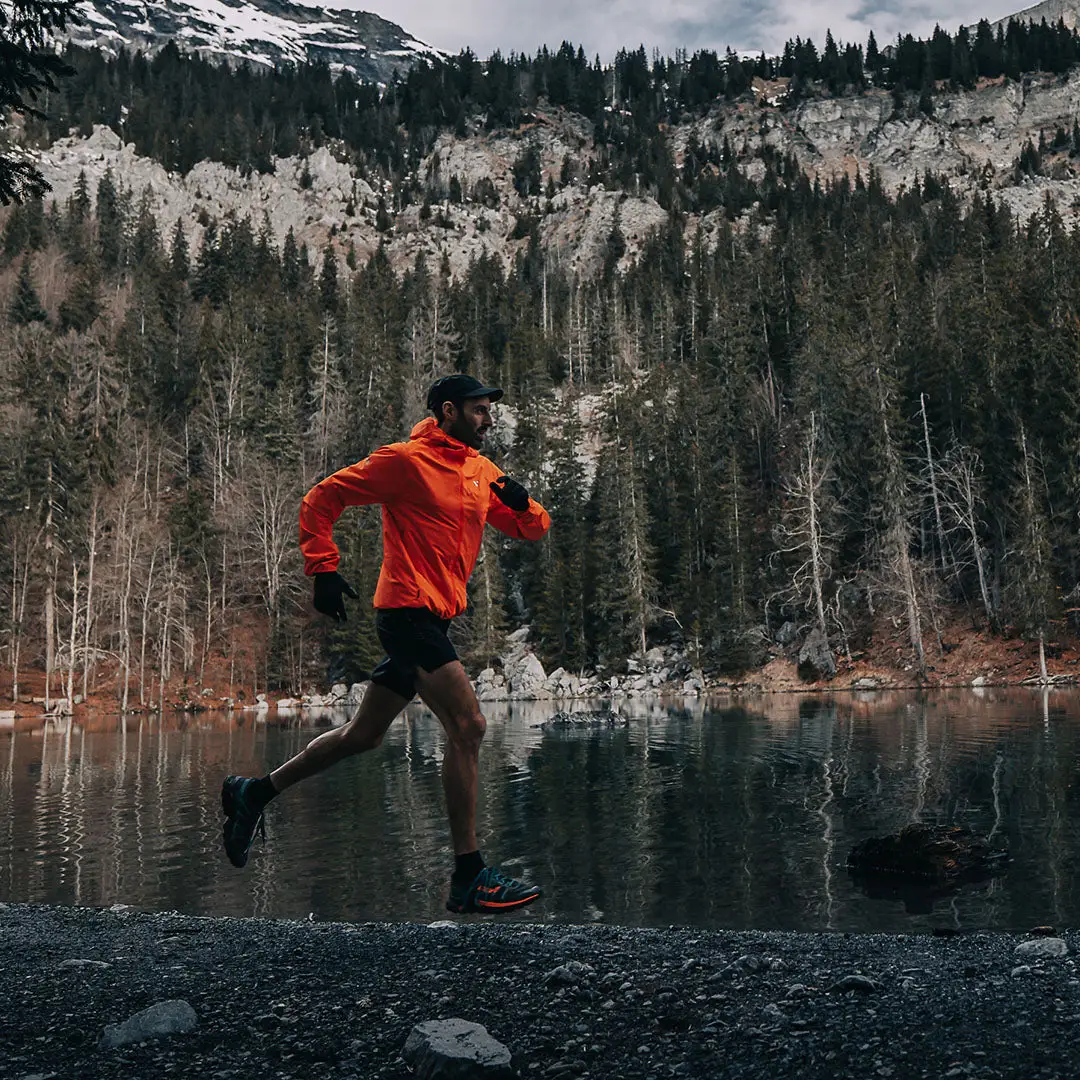 Venture Ultralight Performance Running Jacket - Image 2